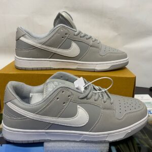 NIKE SB DUNK SHOES